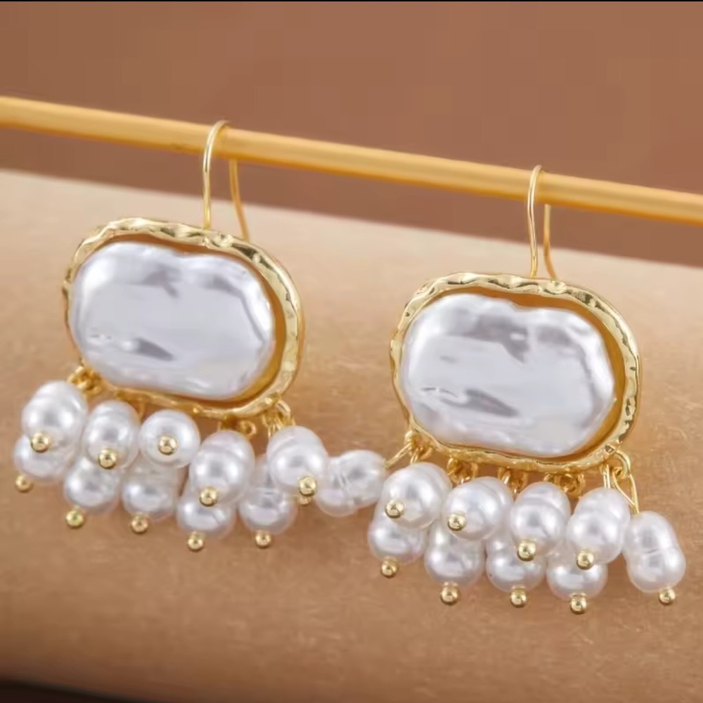 Vintage Pearl Gold Earrings